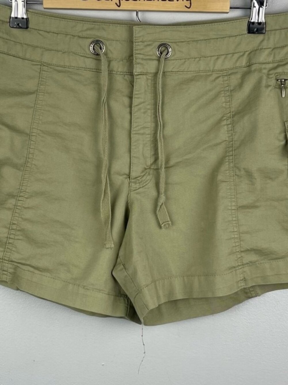 Danskin Women's 5" Shorts - Large 12/14 - Light Army Green